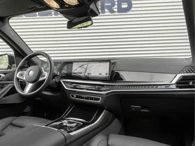 BMW X5 view 5