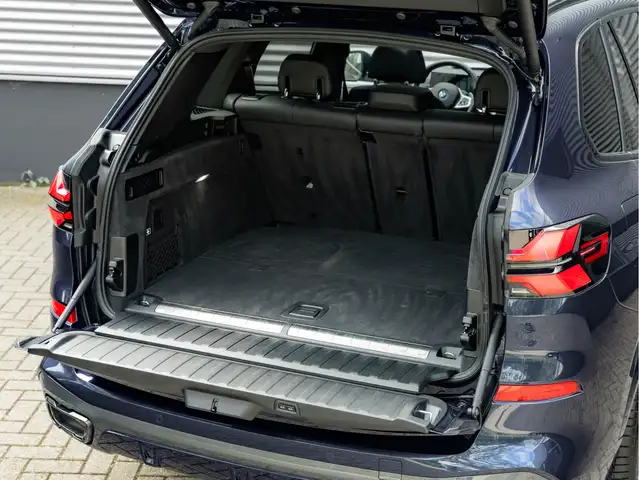 BMW X5 view 12