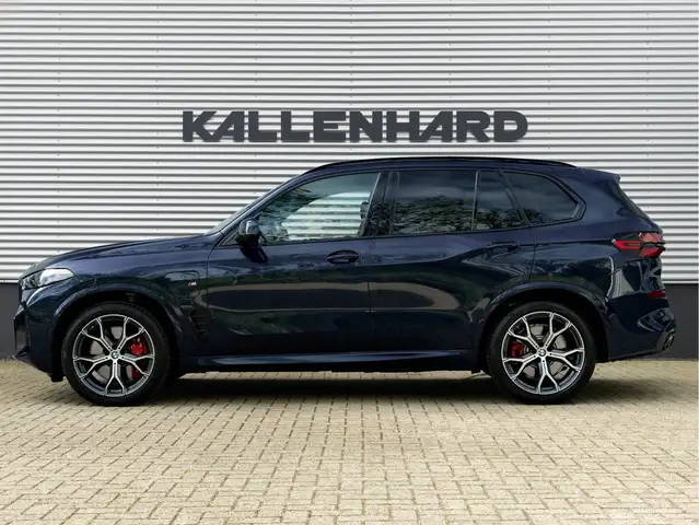 BMW X5 view 8