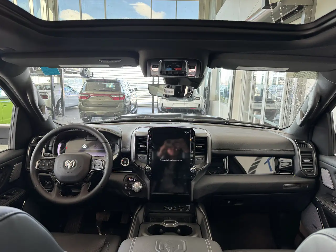 RAM 1500 снимка RAM 1500