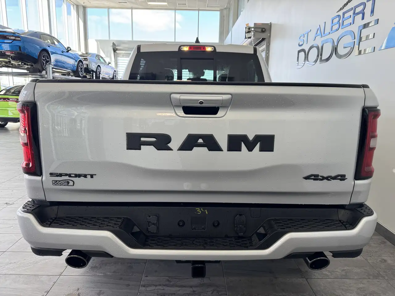 RAM 1500 снимка RAM 1500