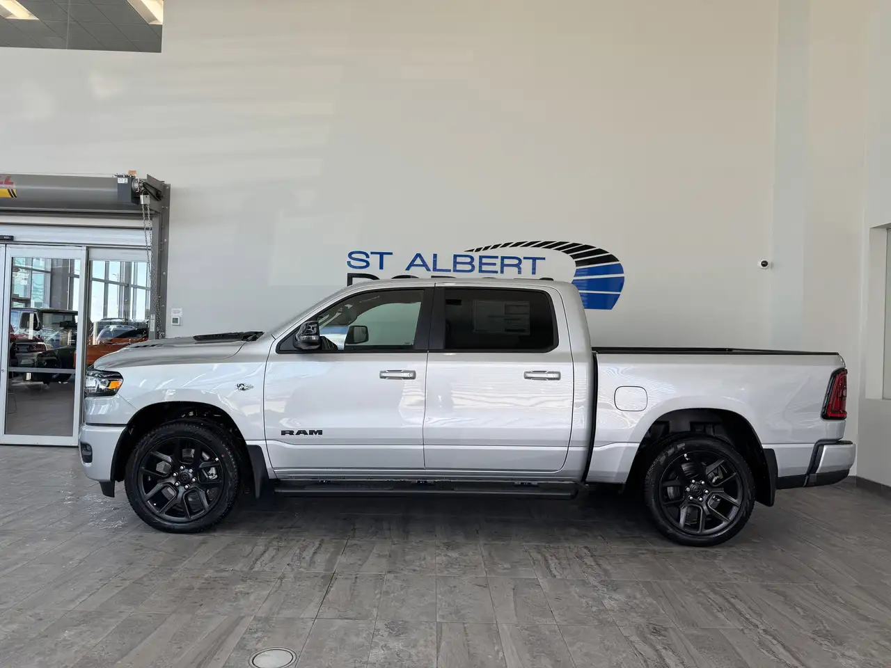 RAM 1500 снимка RAM 1500