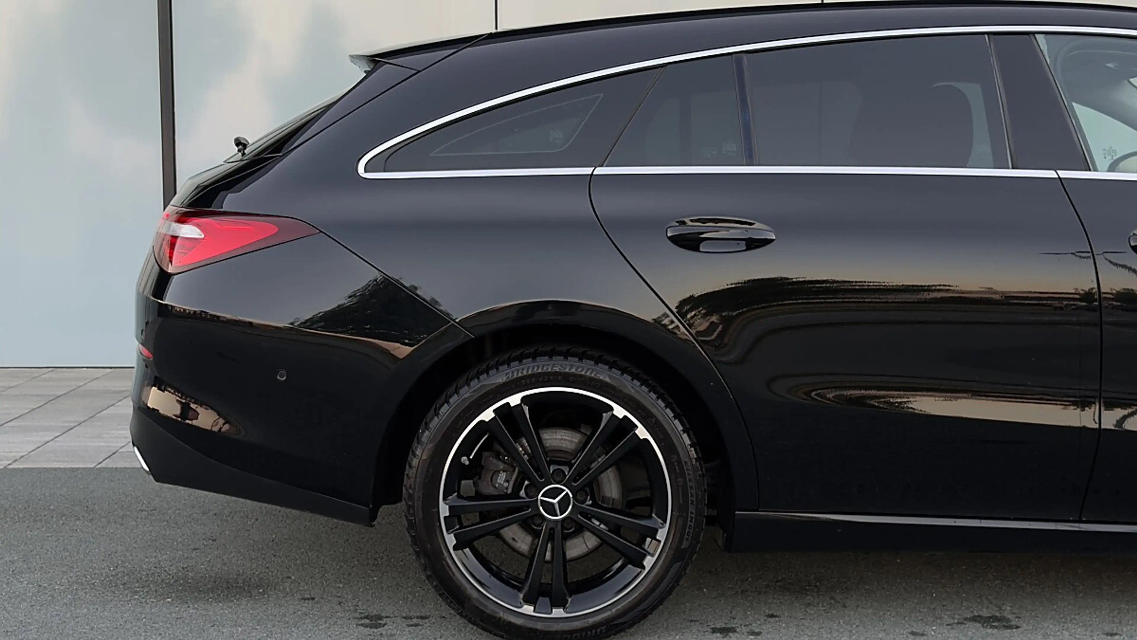 Mercedes-Benz CLA 180 d Shooting Brake — photo 11