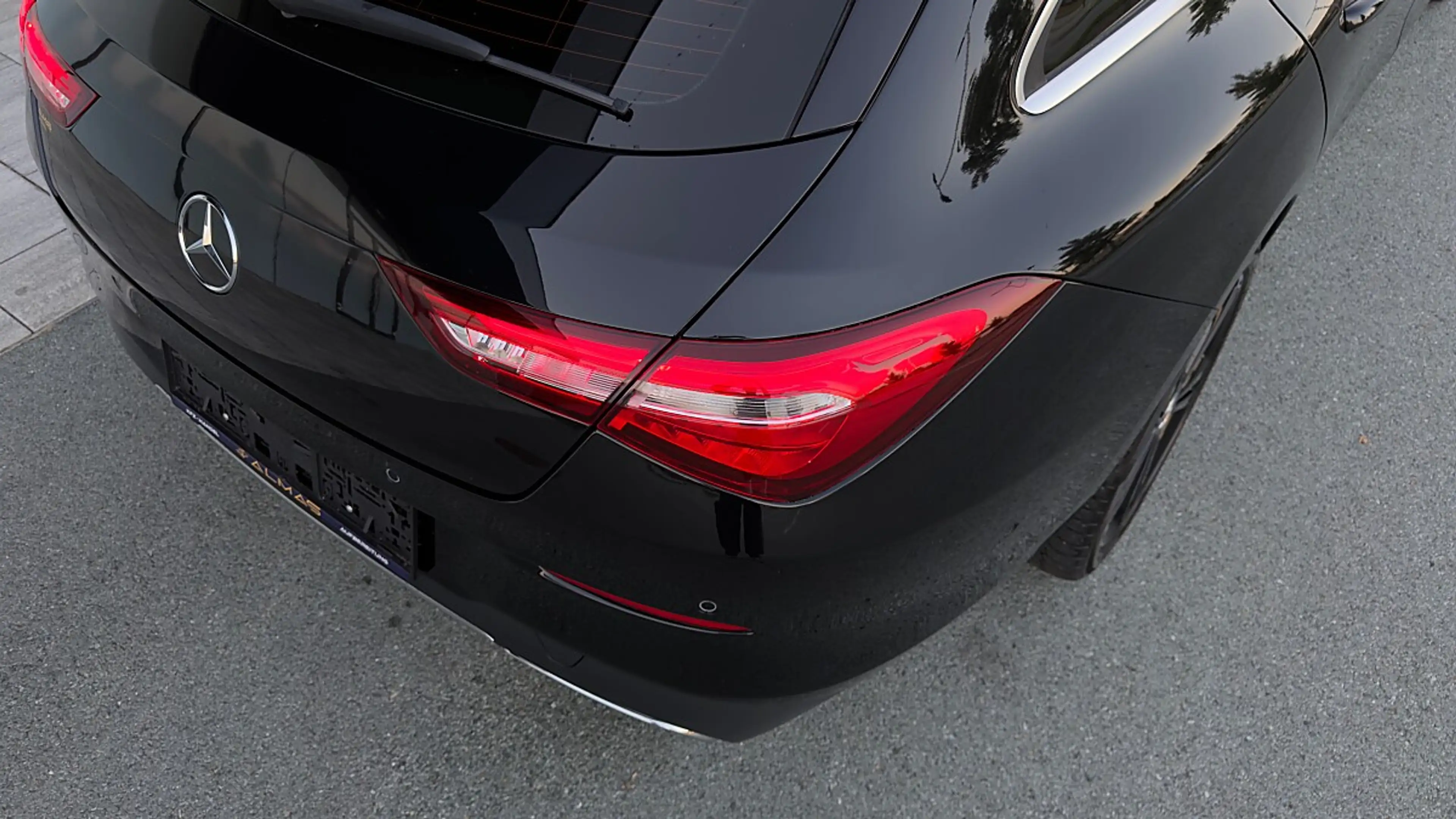 Mercedes-Benz CLA 180 d Shooting Brake — photo 10