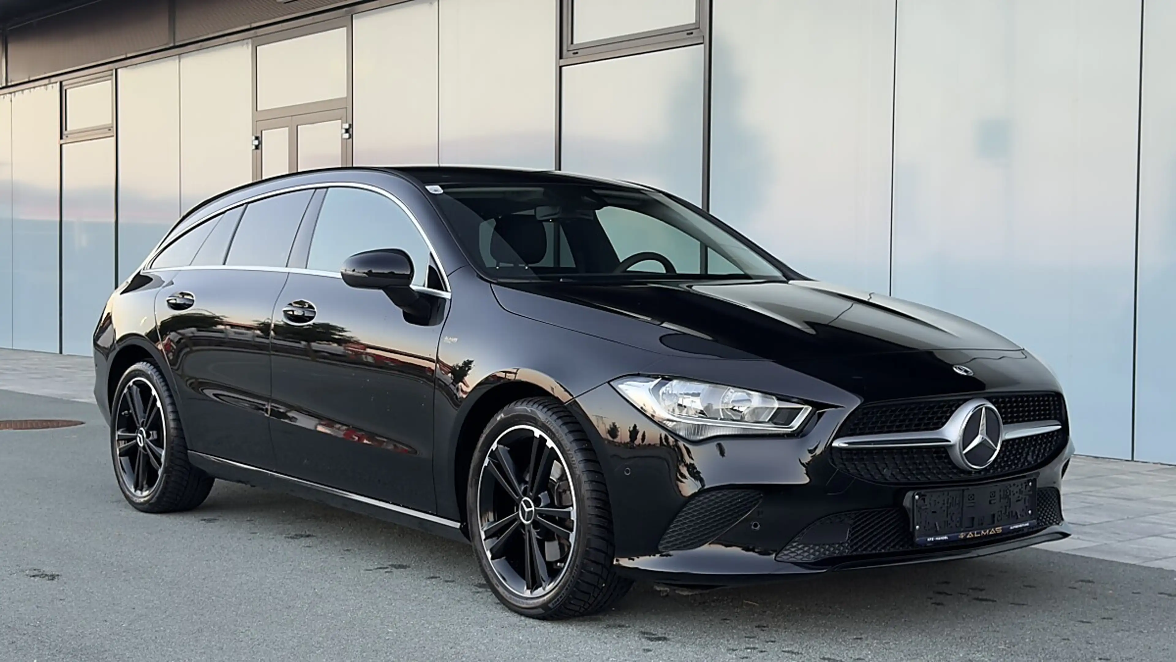 Mercedes-Benz CLA 180 d Shooting Brake — photo 4