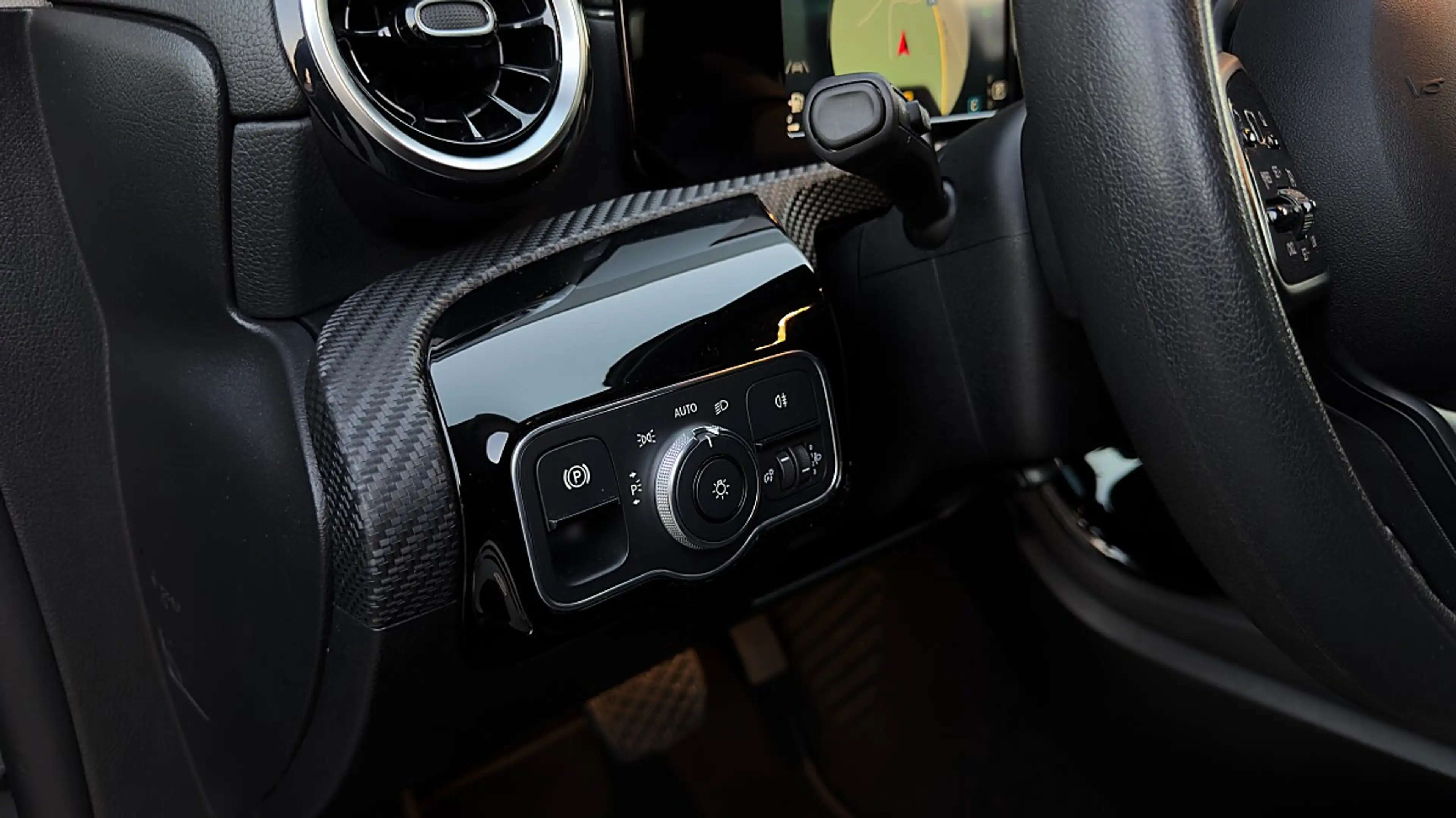 Mercedes-Benz CLA 180 d Shooting Brake — photo 15