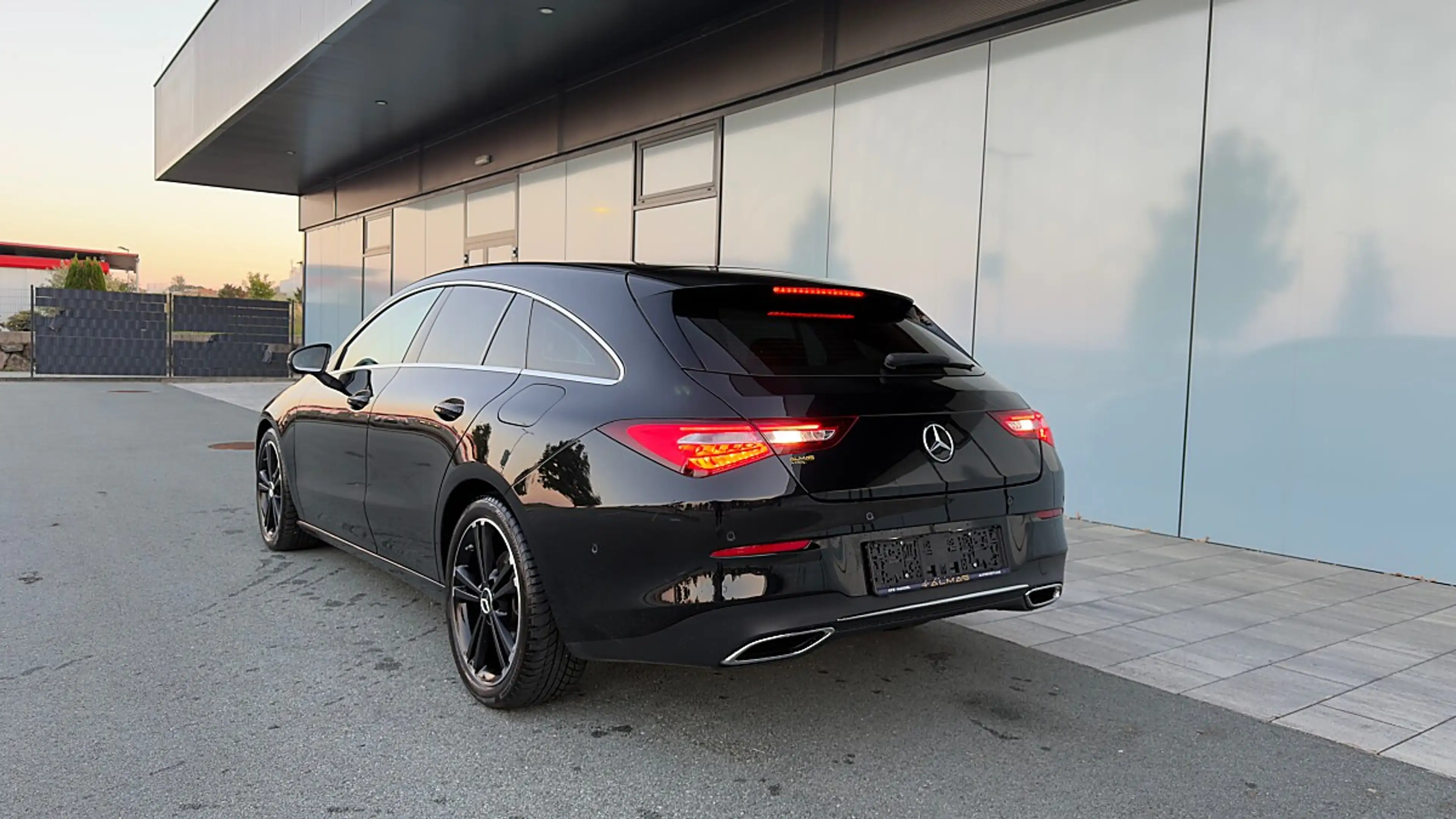 Mercedes-Benz CLA 180 d Shooting Brake — photo 6