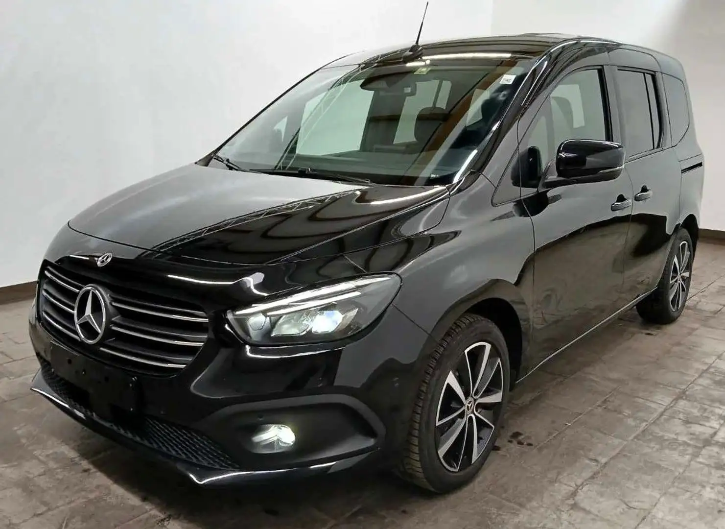 Mercedes-Benz T-Class T 180d Edition MBUX LED DAB Spur RüK CarPlay 17" Noir - 1