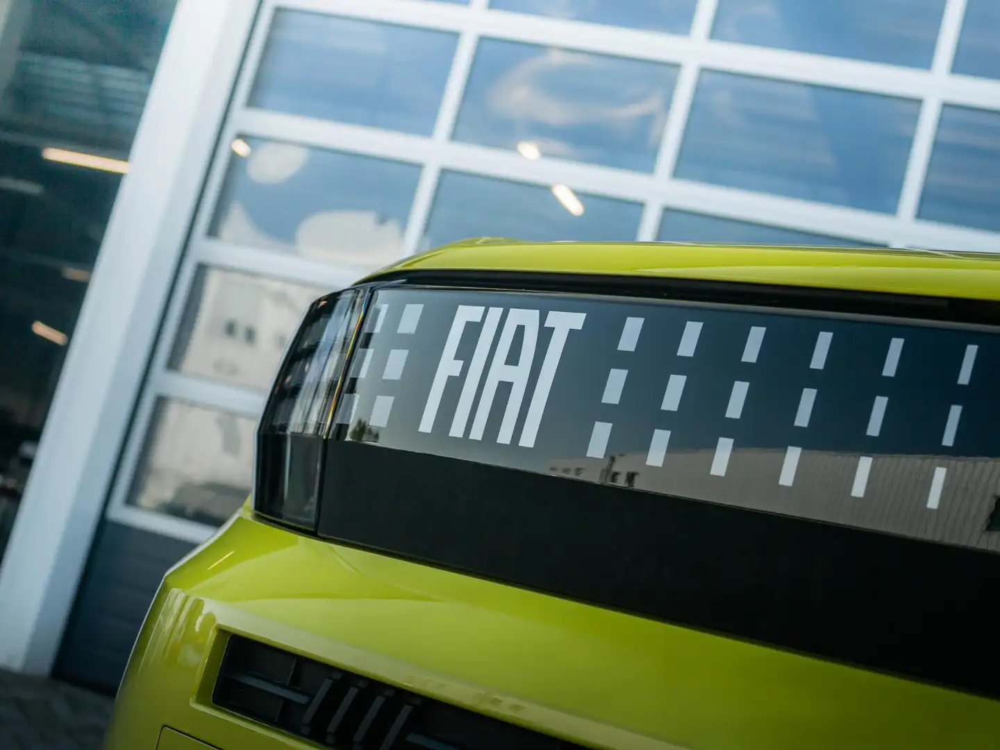 Fiat Grande Panda La Prima 11 kW 44 kWh | Uit voorraad leverbaar | C Geel - 2