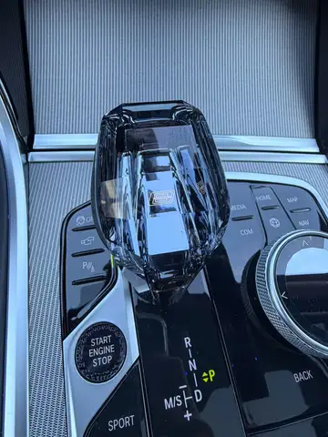 BMW 8 Series view 10