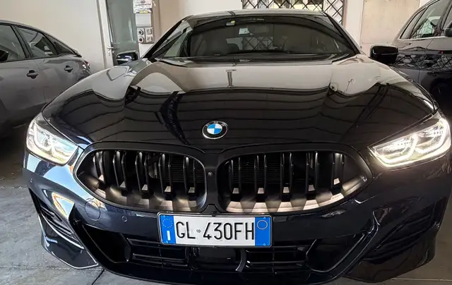 BMW 8 Series view 19
