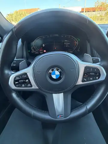 BMW 8 Series view 12