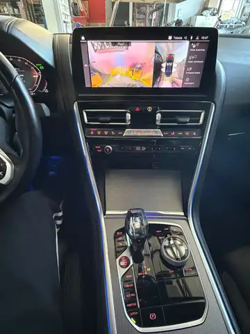 BMW 8 Series view 20
