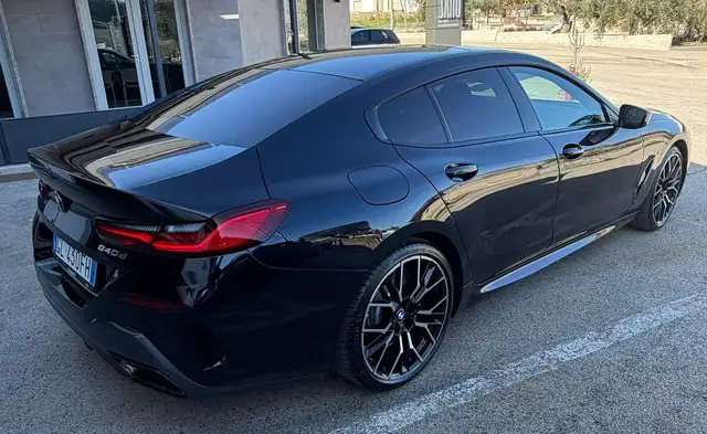 BMW 8 Series view 4