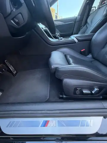 BMW 8 Series view 15