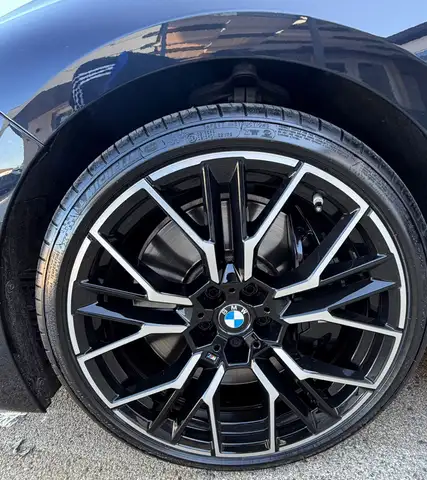 BMW 8 Series view 8