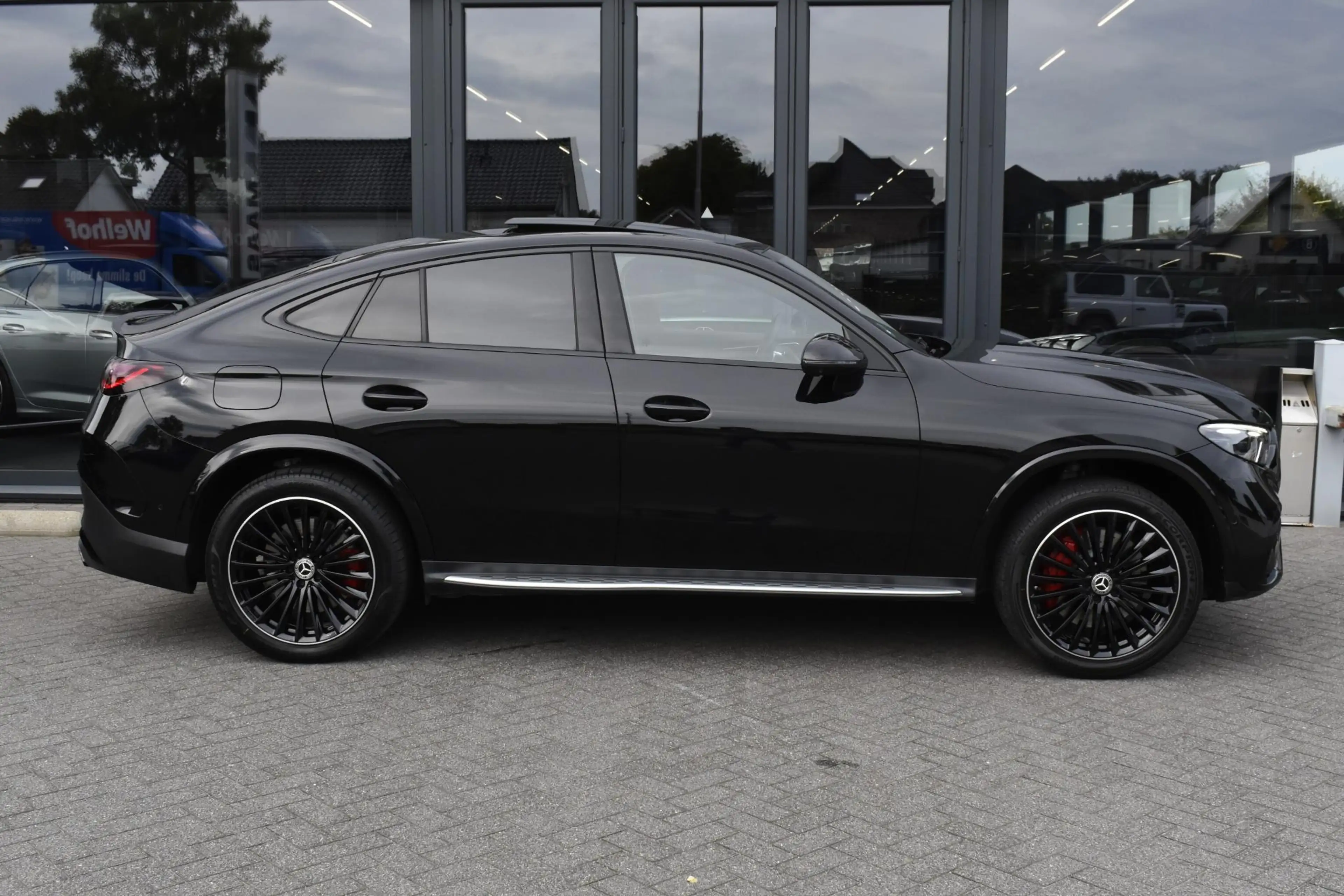 Mercedes-Benz GLC 300 Coupé 300e 4MATIC AMG Line — photo 6