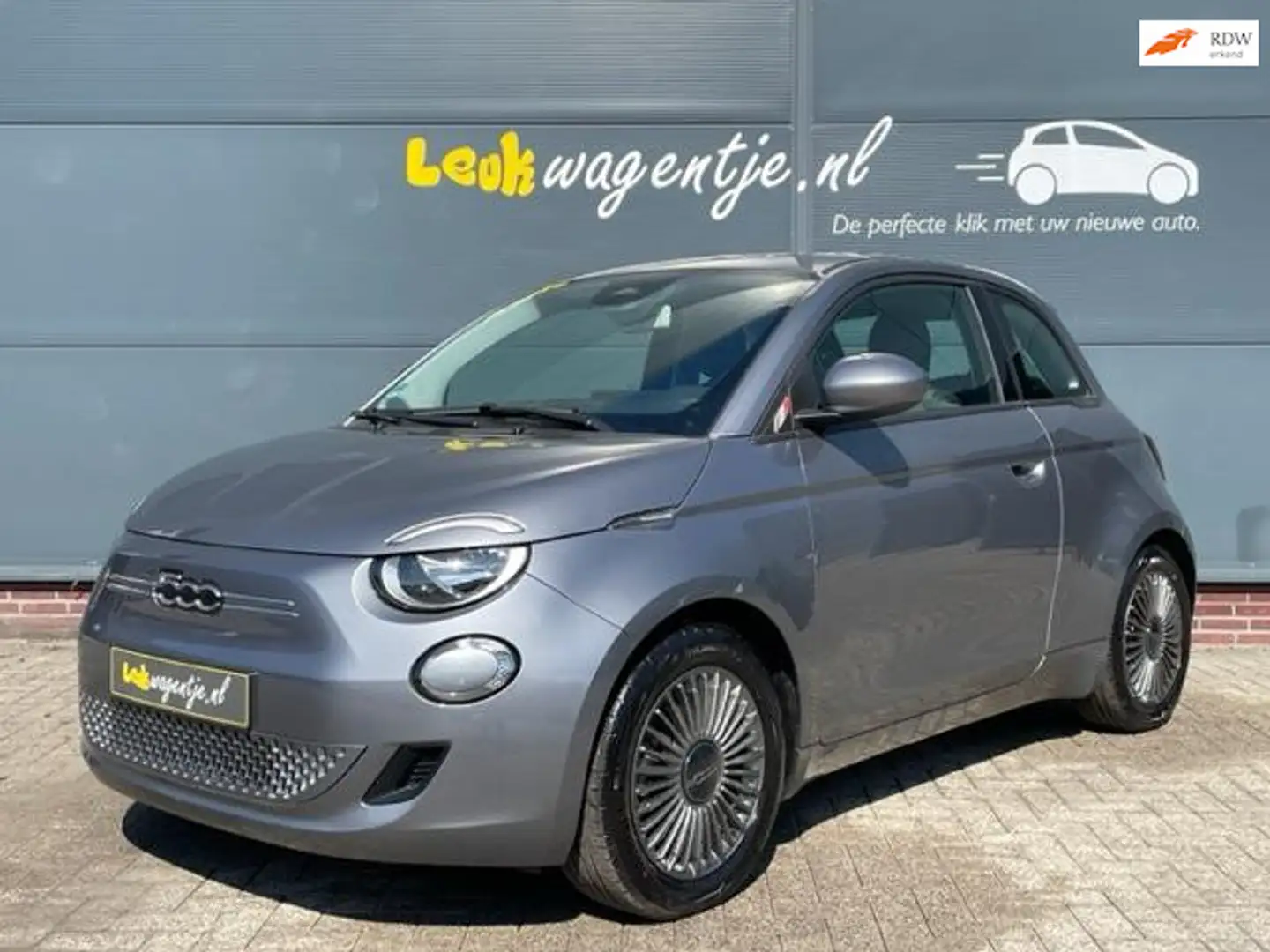 Fiat 500e Icon 42 kWh *navi *carplay *cruise *comfort pack Grijs - 1
