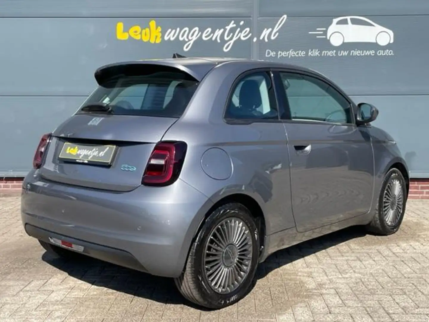 Fiat 500e Icon 42 kWh *navi *carplay *cruise *comfort pack Grijs - 2