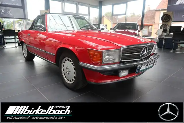 Mercedes-Benz SL view 3
