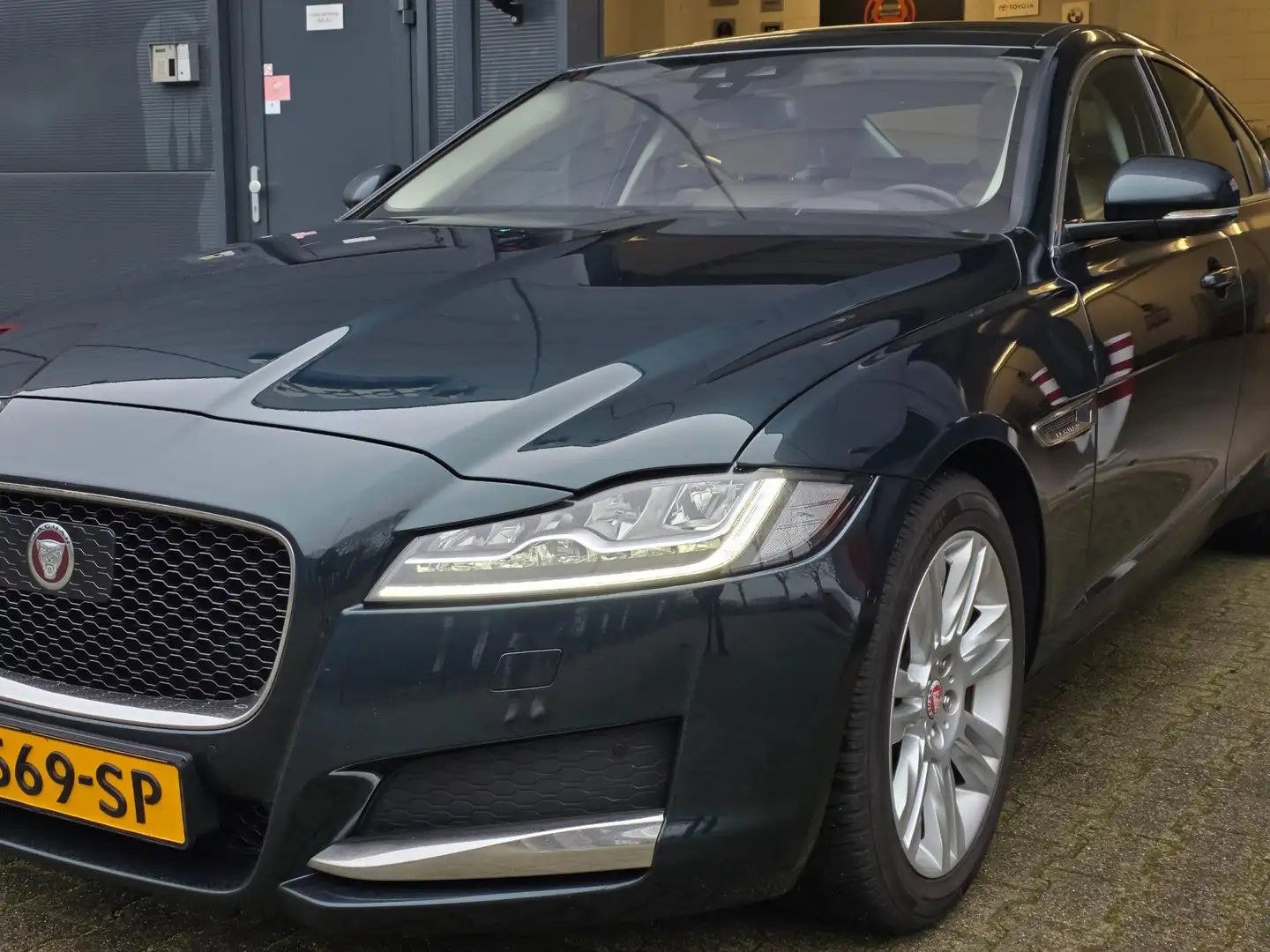Jaguar XF 2.0 Portfolio / SCHUIF-KANTELDAK / MERIDIAN / KEYL Vert - 2