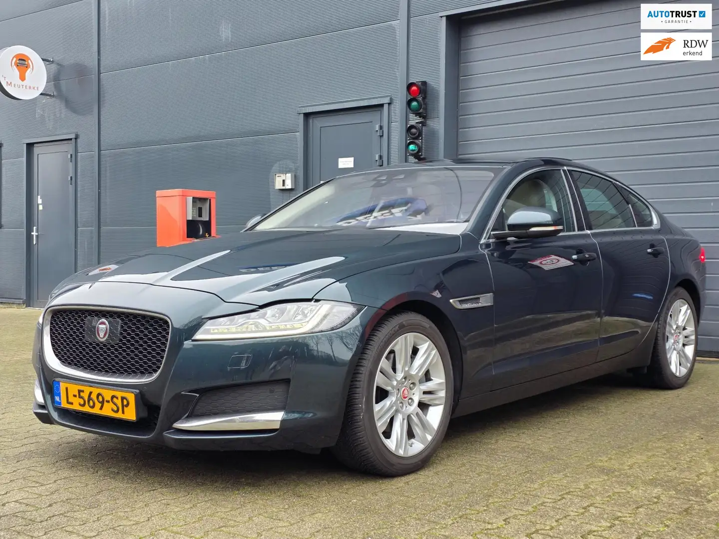 Jaguar XF 2.0 Portfolio / SCHUIF-KANTELDAK / MERIDIAN / KEYL Vert - 1