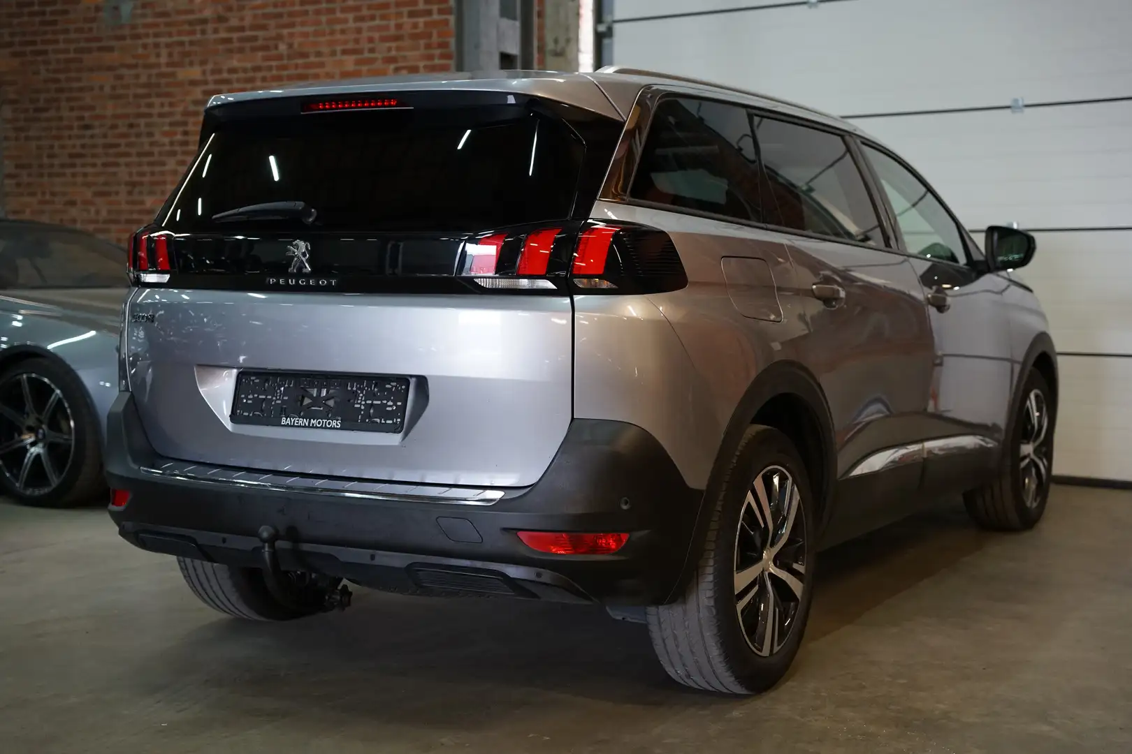 Peugeot 5008 1.5BlueHDi Allure Pano Trekhaak EURO 6d 2020 Zilver - 2