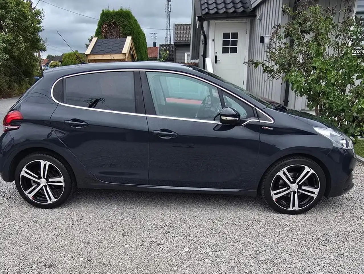 Peugeot 208 208 — photo 4
