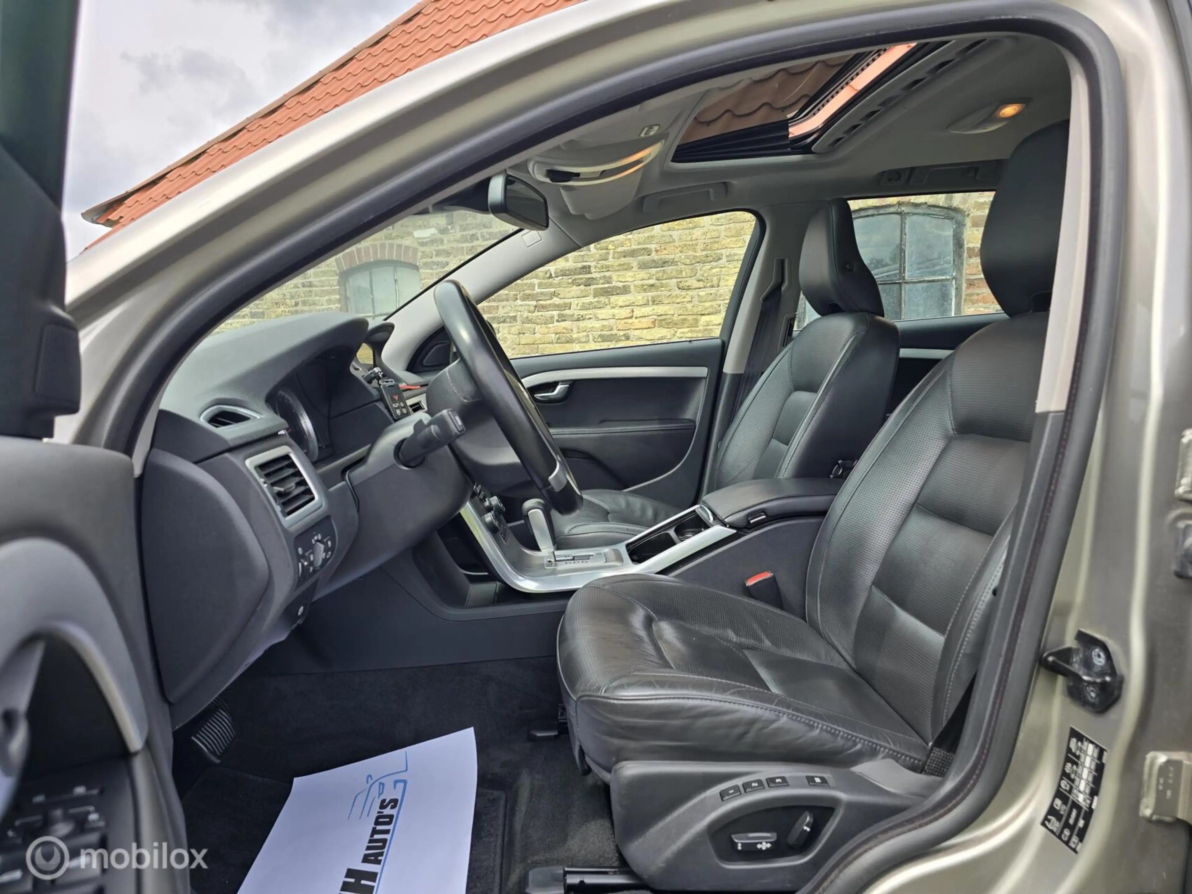 Volvo V70 3.0 T6 AWD Summum luxe uitvoering! — photo 8