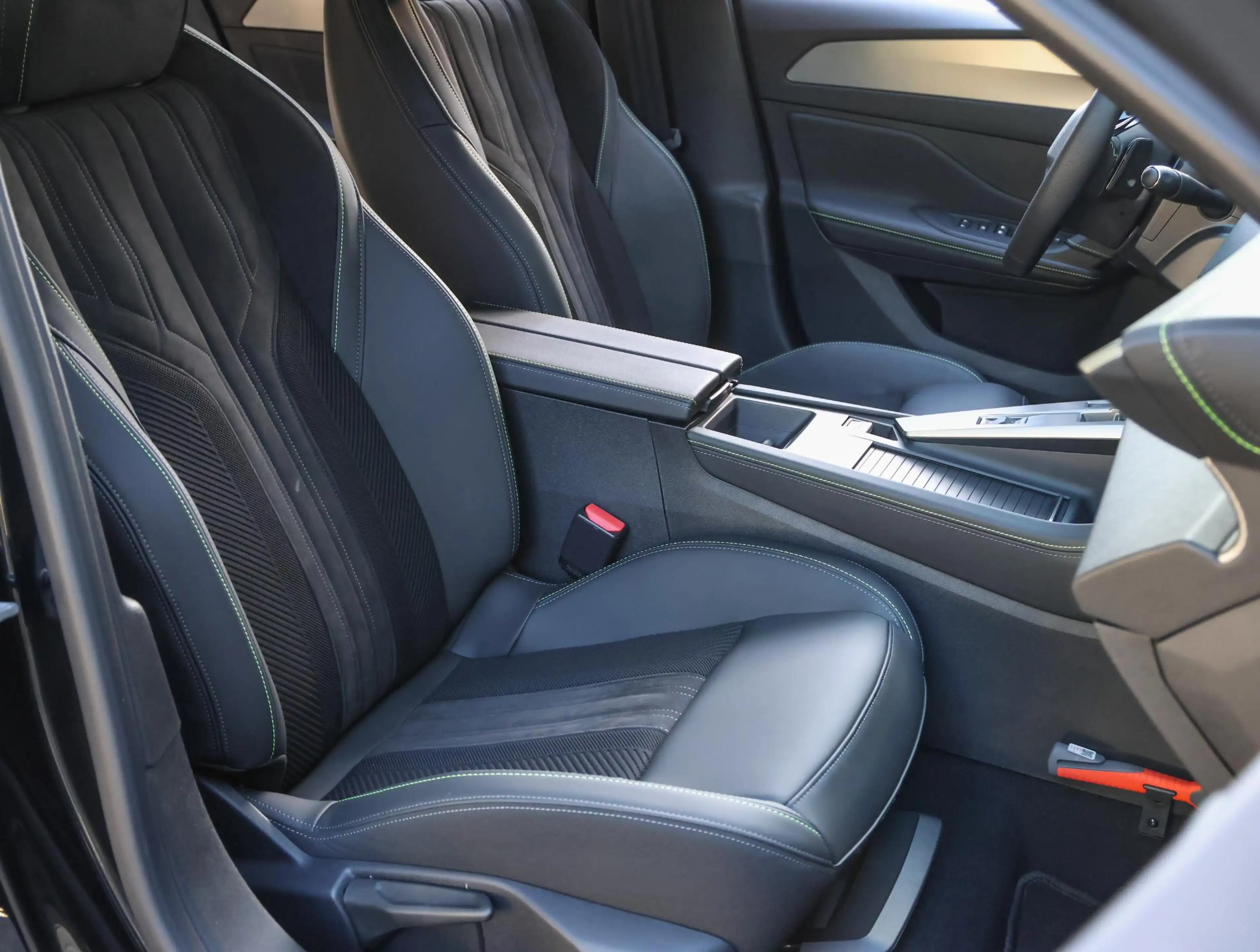 Peugeot 308 e-308 SW GT 58 kWh 156pk | ACCU 98% | Navigatie | — photo 9