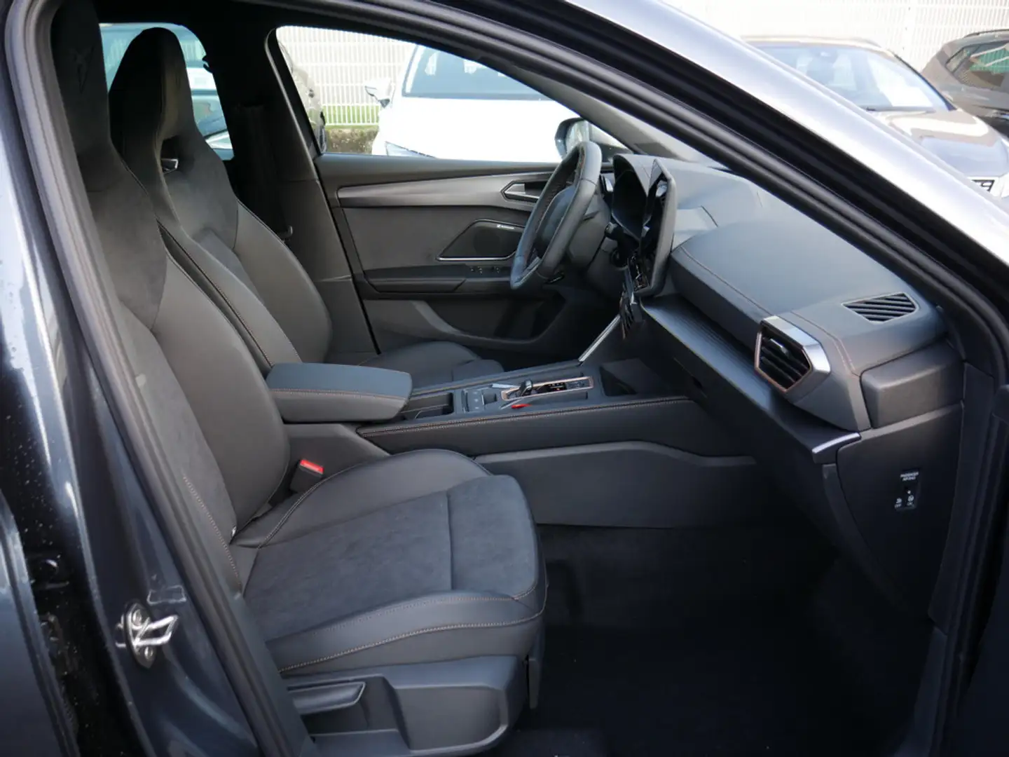 CUPRA Leon VZ 2.0 TSI COPPER MATRIX SCHWELLER LED Grau - 2