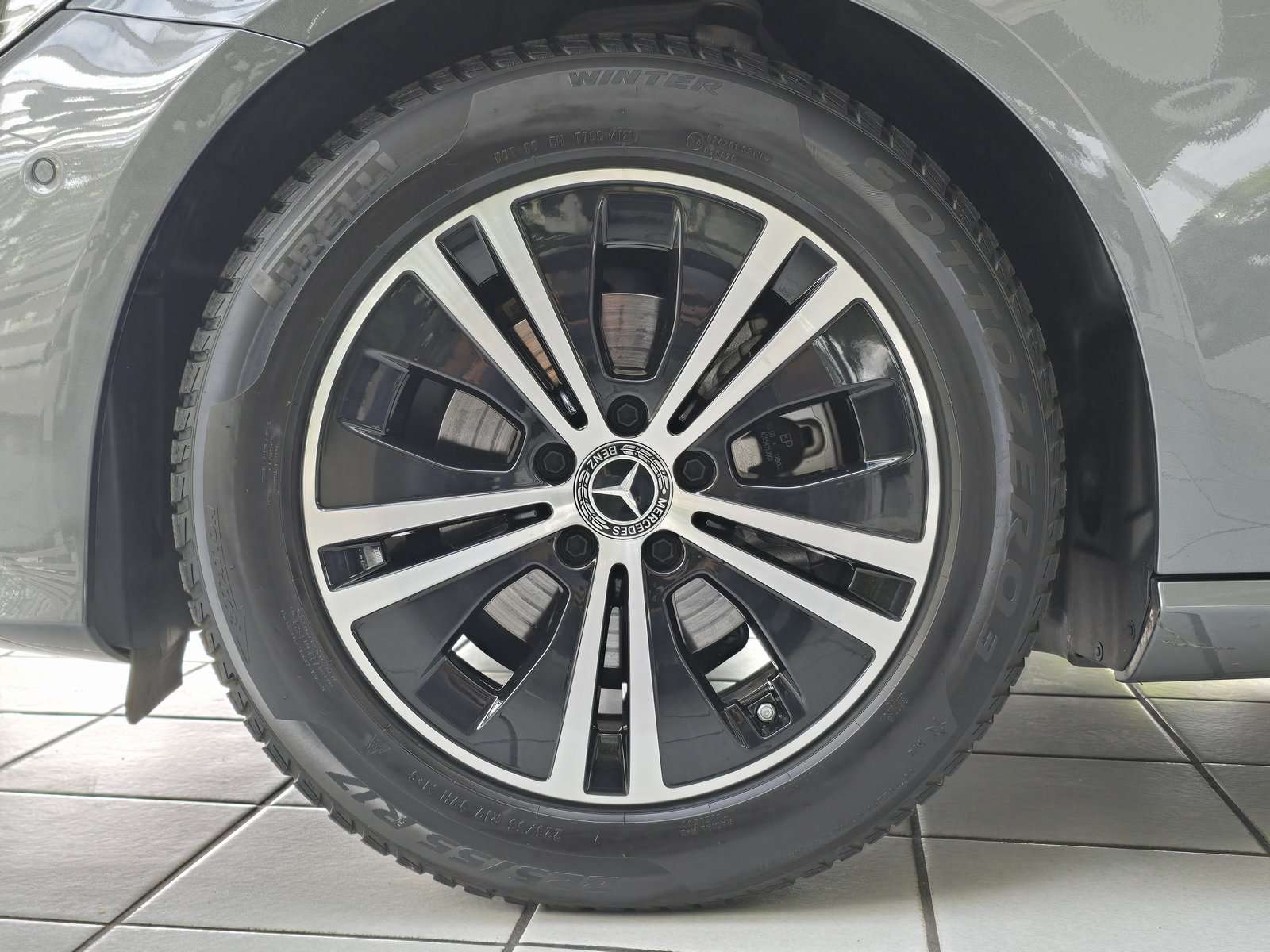 Mercedes-Benz E 220
