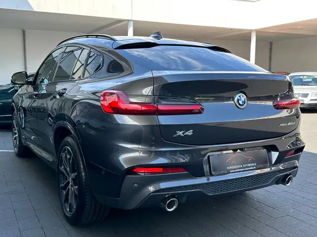 BMW X4 view 3