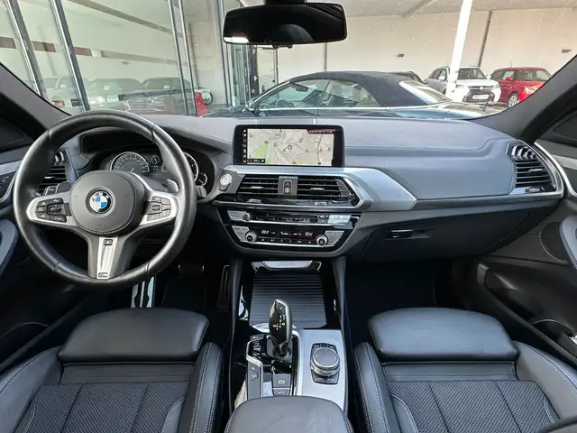BMW X4 view 13