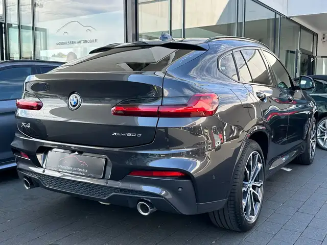 BMW X4 view 4