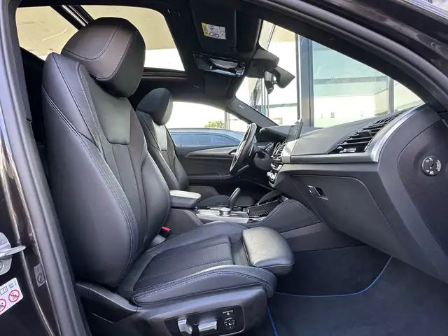 BMW X4 view 15