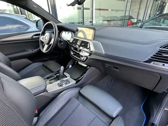 BMW X4 view 14
