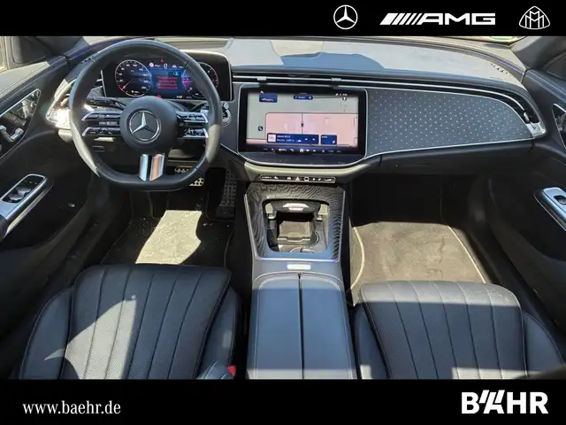 Mercedes-Benz E-Class view 4