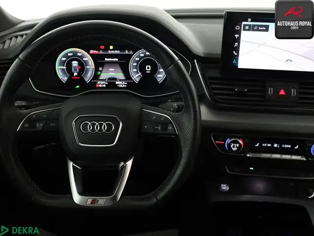 Audi Q5 view 10
