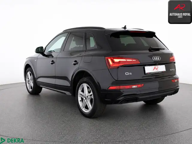 Audi Q5 view 3