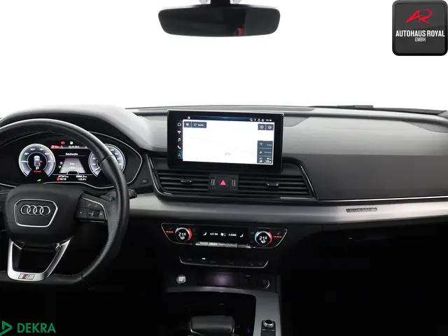 Audi Q5 view 9