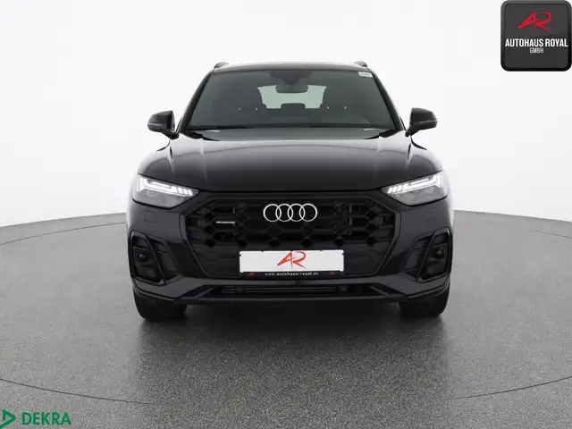 Audi Q5 view 8