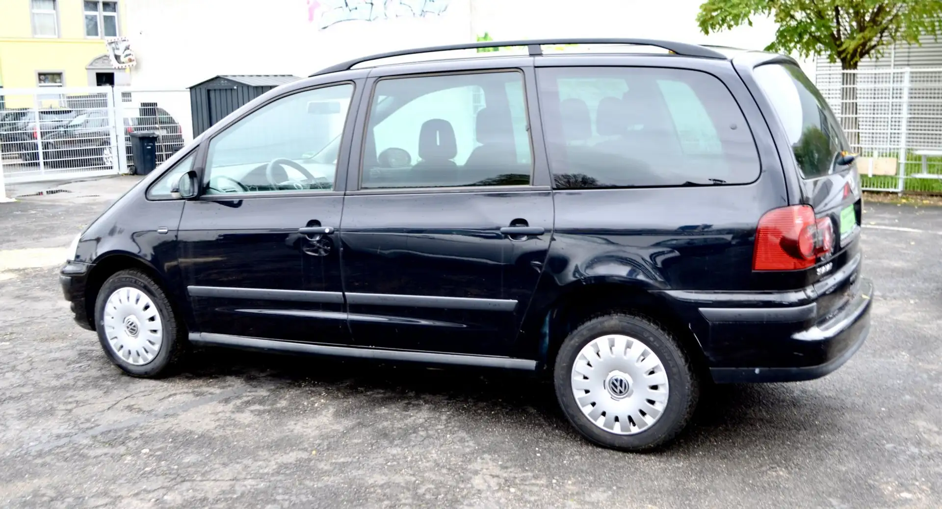 Volkswagen Sharan 2.0 TDI *7-SITZER*KLIMA*2.HAND*SITZHEIZ.* Schwarz - 2