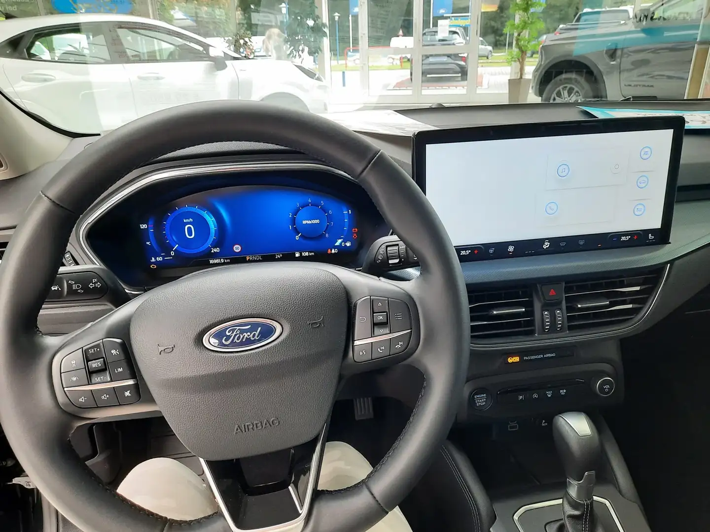 Ford Focus Turnier Active X Automatik Panorama Schiebedach Schwarz - 2