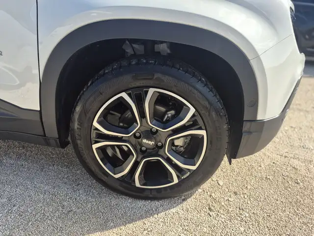 Jeep Avenger view 13