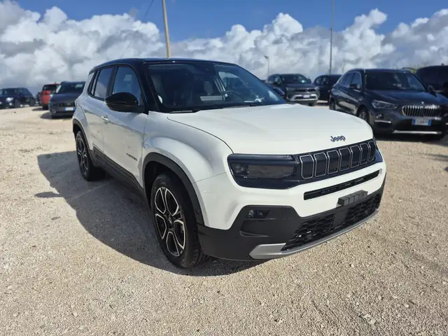 Jeep Avenger view 5