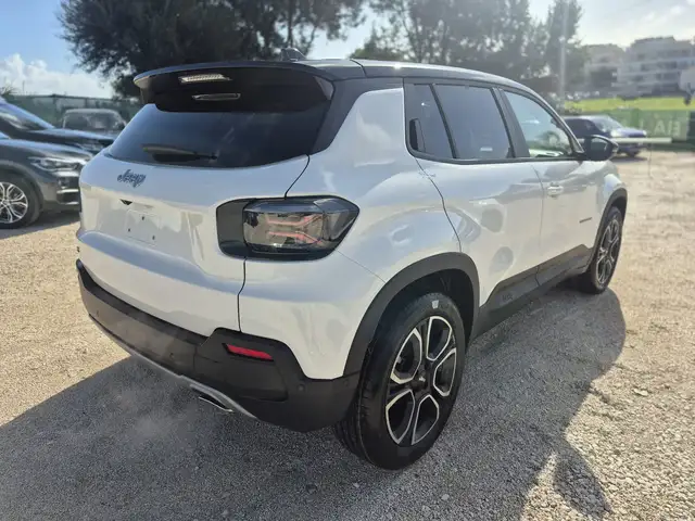 Jeep Avenger view 2