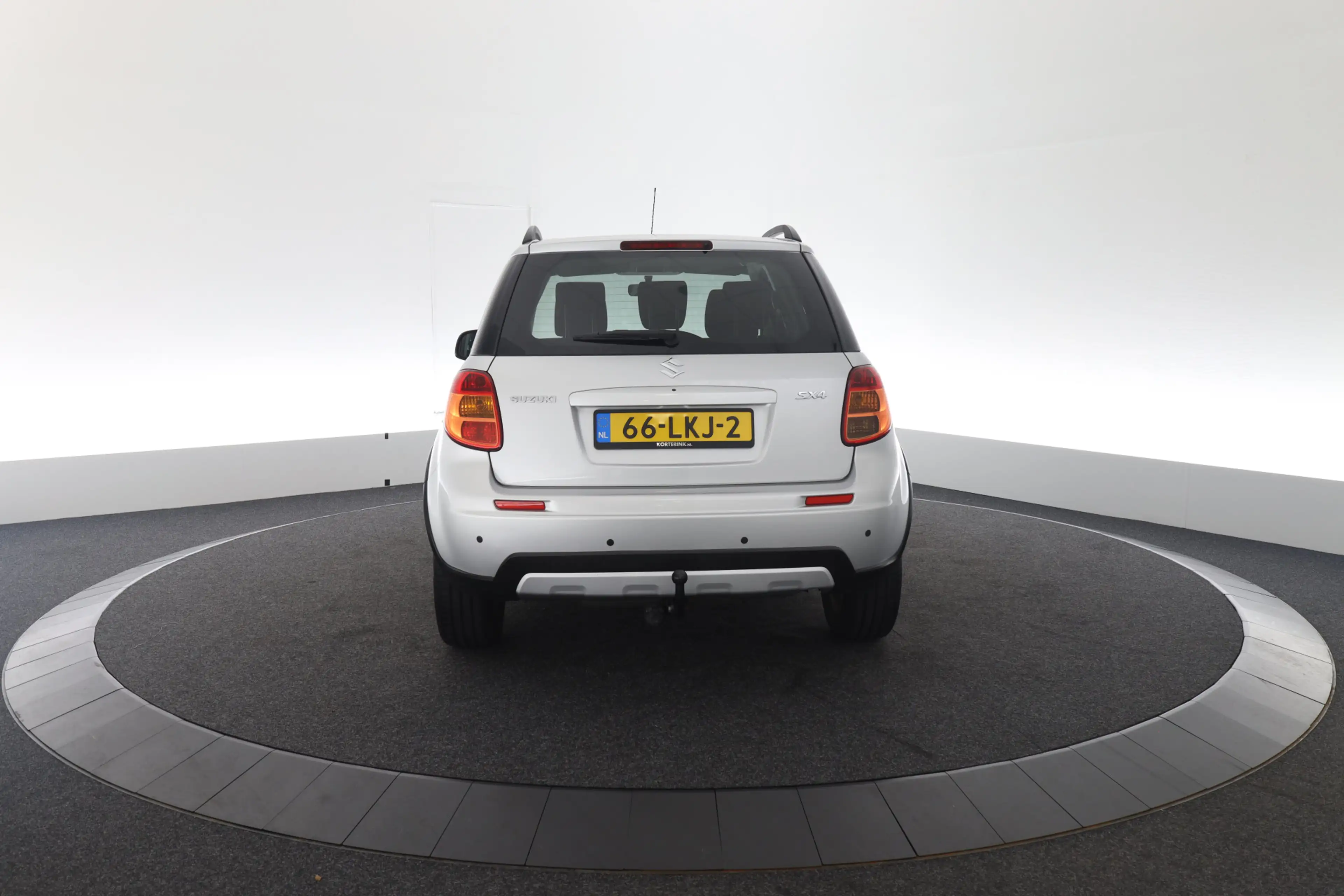 Suzuki SX4 1.6 Exclusive — photo 11