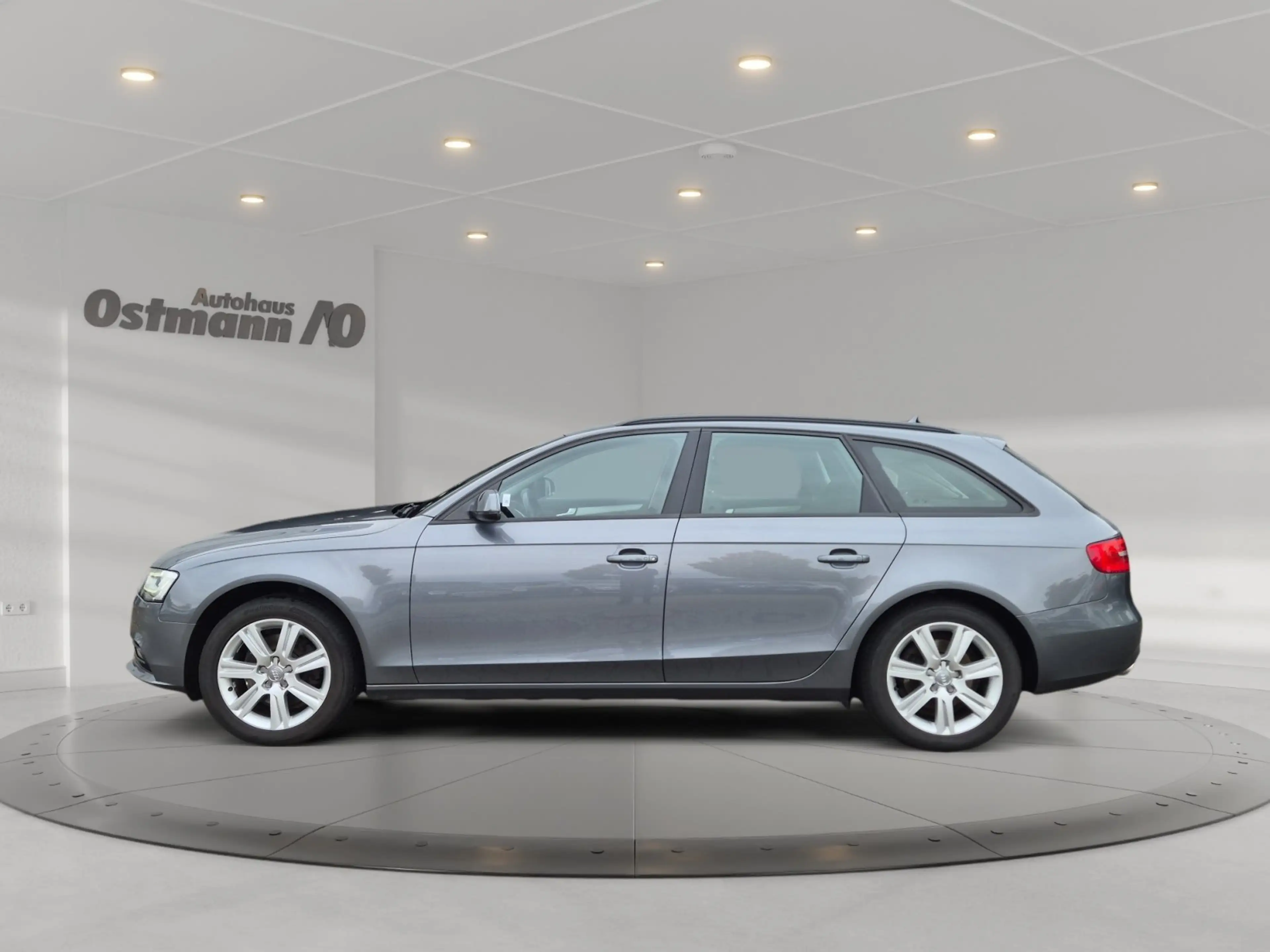 Audi A4 Avant Attraction 110kw TDI Multitronic *NAVI*Tempo — photo 3