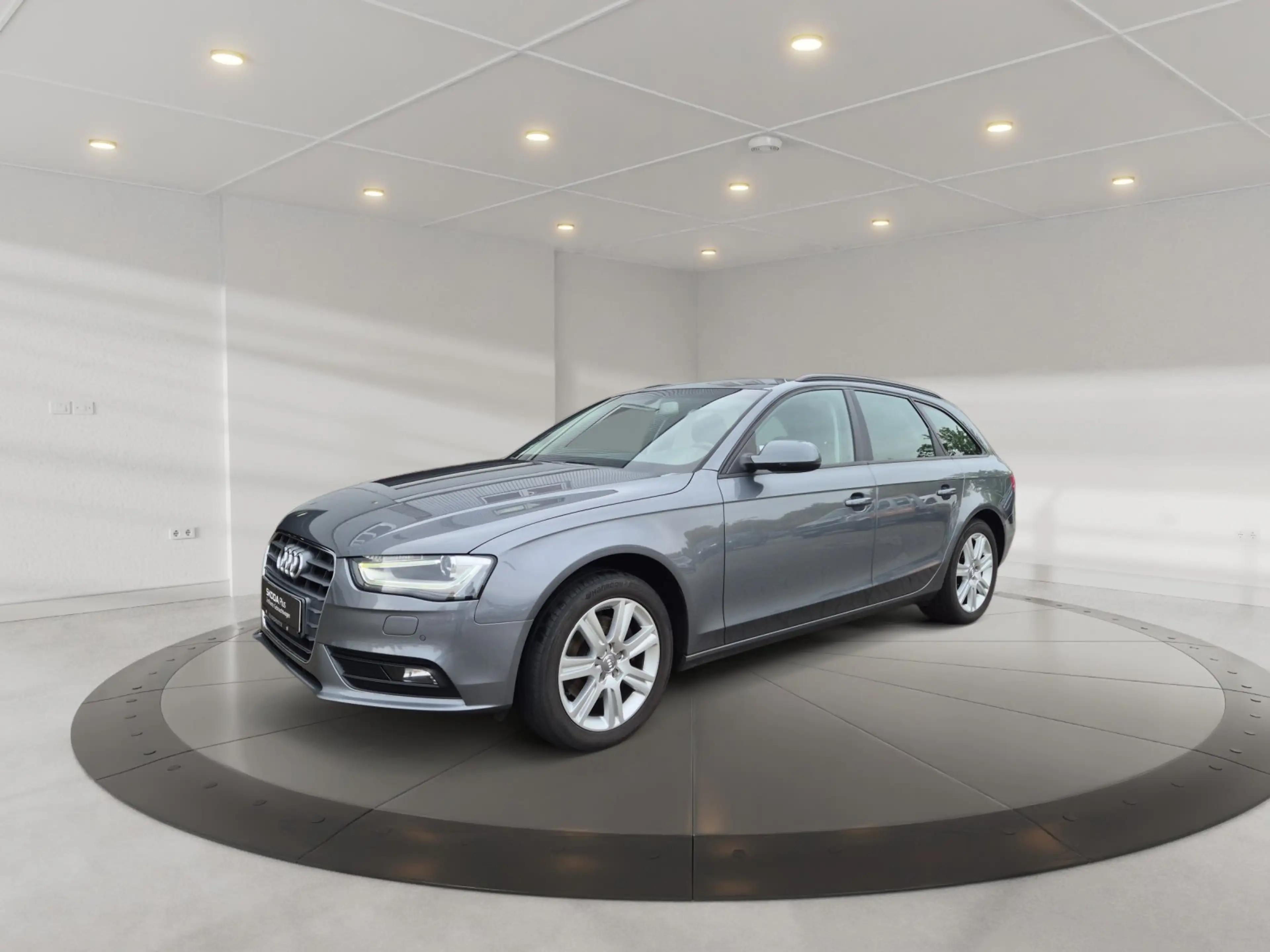 Audi A4 Avant Attraction 110kw TDI Multitronic *NAVI*Tempo — photo 2